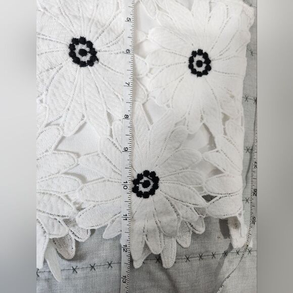 Mi Ami white Floral lace embroidered top - Picture 6 of 6